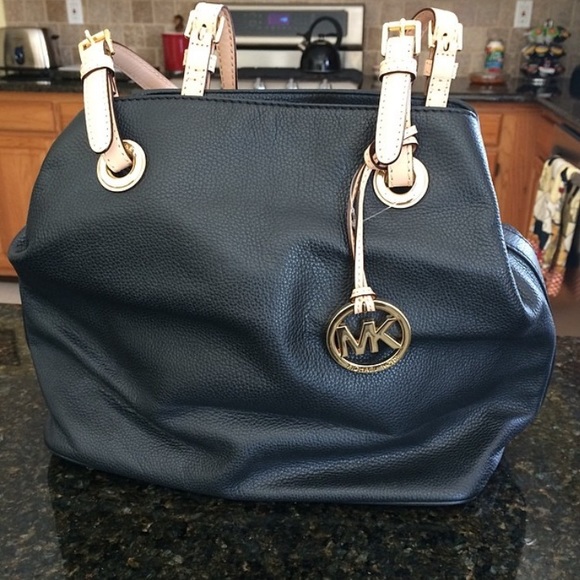 MK bag - Picture 3 of 8